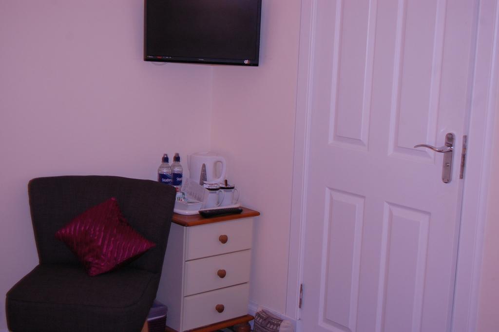 Dawn Break Bed and Breakfast Largs Δωμάτιο φωτογραφία