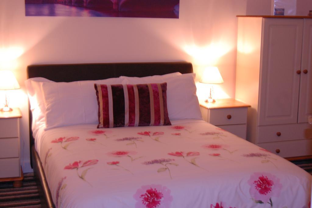 Dawn Break Bed and Breakfast Largs Δωμάτιο φωτογραφία