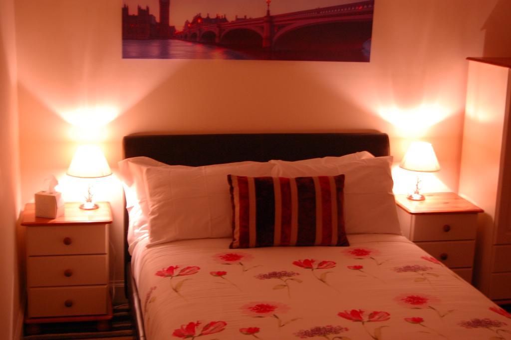 Dawn Break Bed and Breakfast Largs Δωμάτιο φωτογραφία