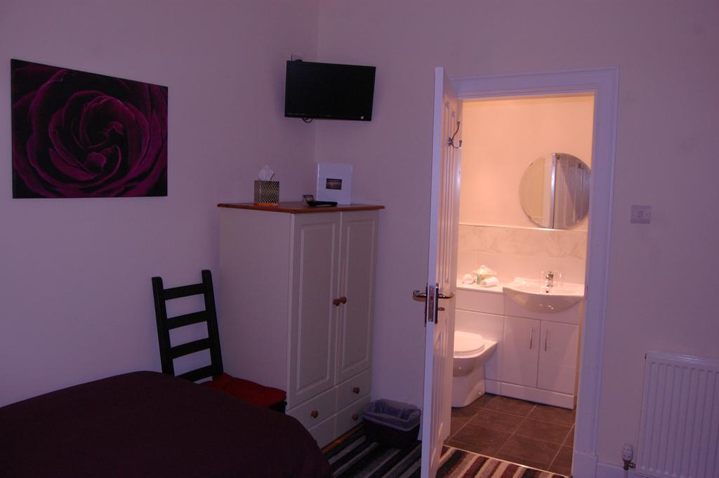Dawn Break Bed and Breakfast Largs Δωμάτιο φωτογραφία