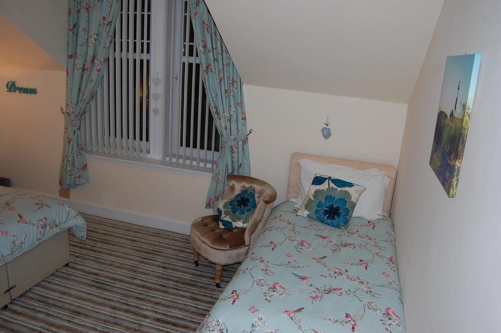 Dawn Break Bed and Breakfast Largs Δωμάτιο φωτογραφία