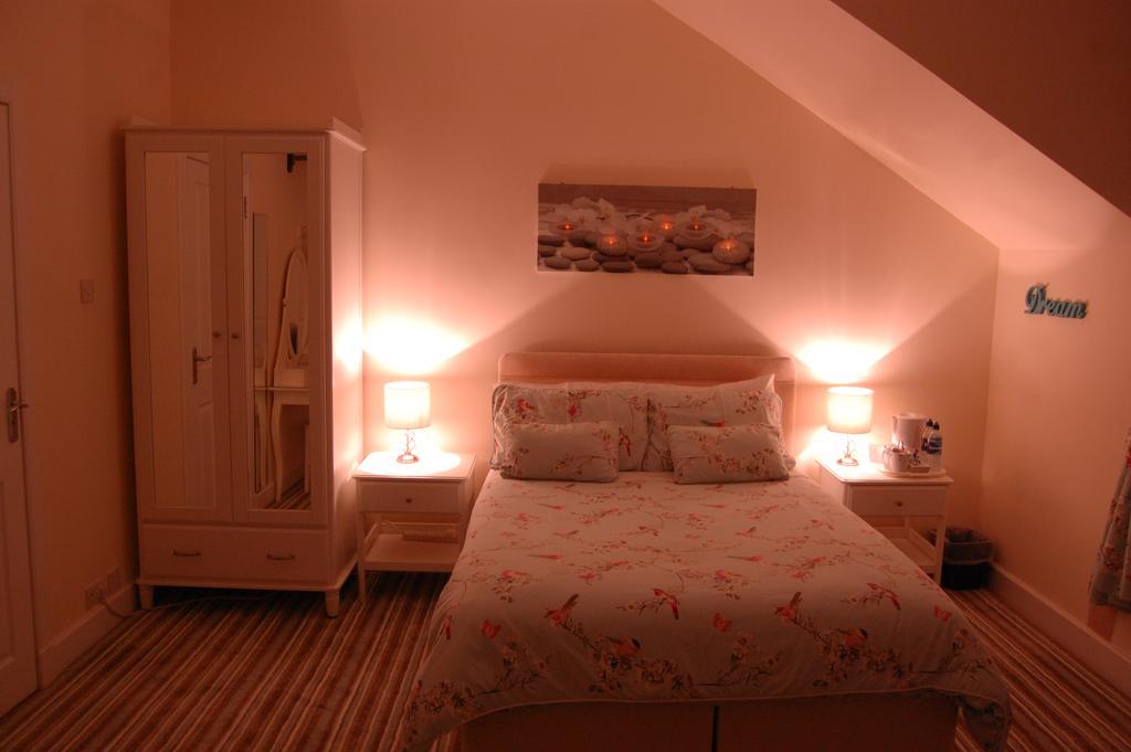Dawn Break Bed and Breakfast Largs Δωμάτιο φωτογραφία