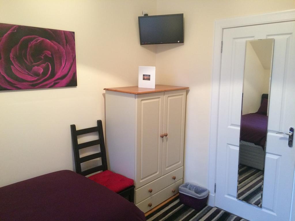 Dawn Break Bed and Breakfast Largs Δωμάτιο φωτογραφία
