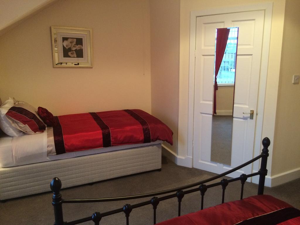 Dawn Break Bed and Breakfast Largs Δωμάτιο φωτογραφία