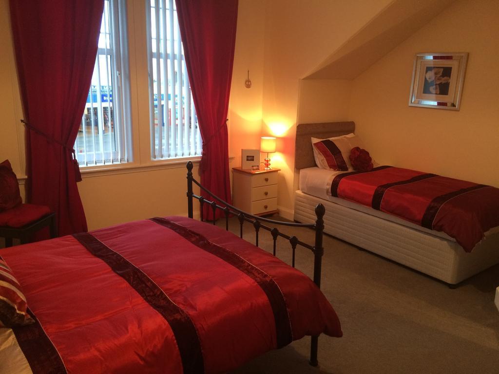 Dawn Break Bed and Breakfast Largs Δωμάτιο φωτογραφία